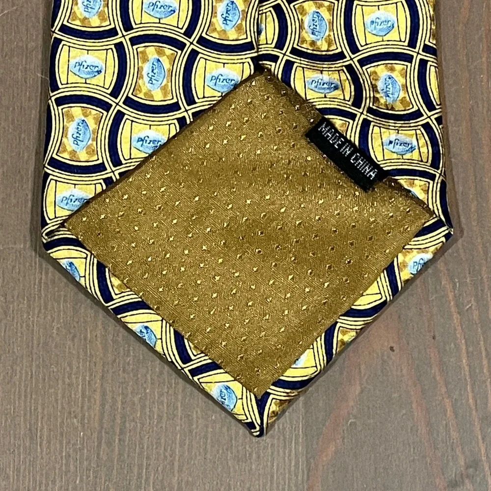 Pfizer 100% Silk Tie Little Blue Pill Pharma Rep Yellow All Over Novelty Print